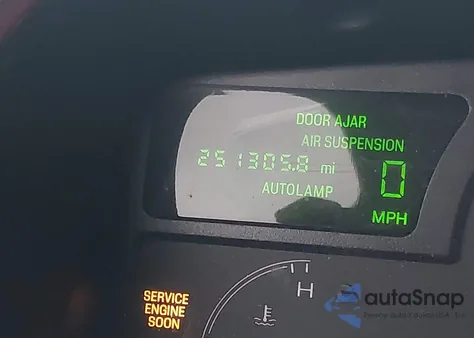 2003 Lincoln Town Car Executive z USA, uszkodzony, nr VIN 1LNHM81W83Y700570